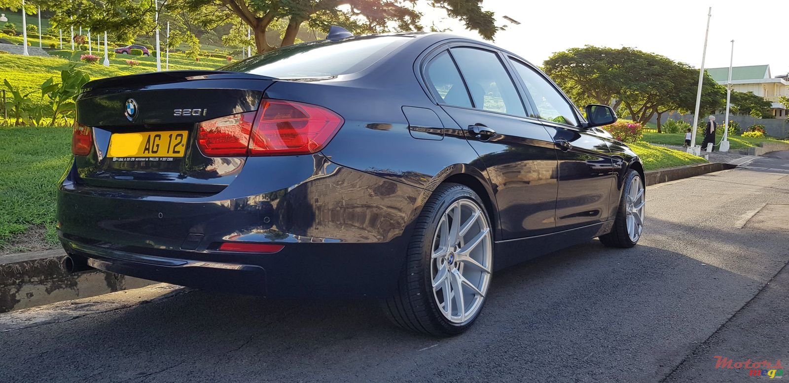 2012' BMW 3 Series photo #4