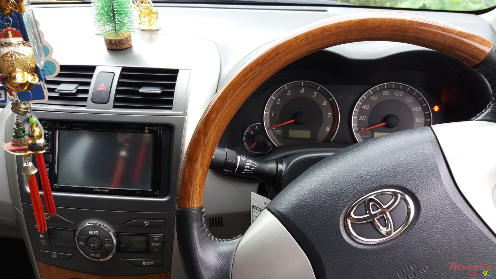 2010' Toyota Axio photo #3