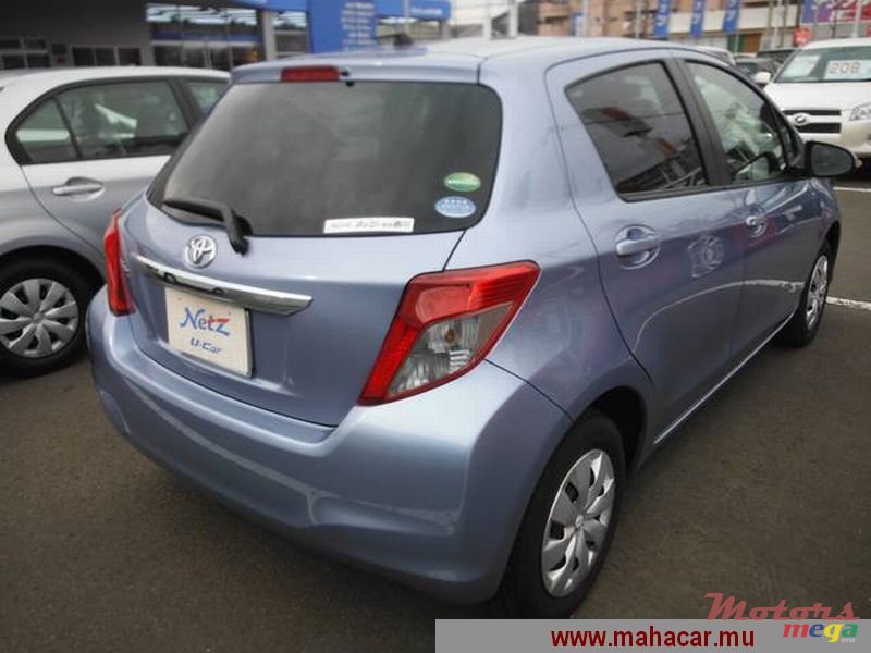 2013' Toyota Vitz 990 cc photo #2