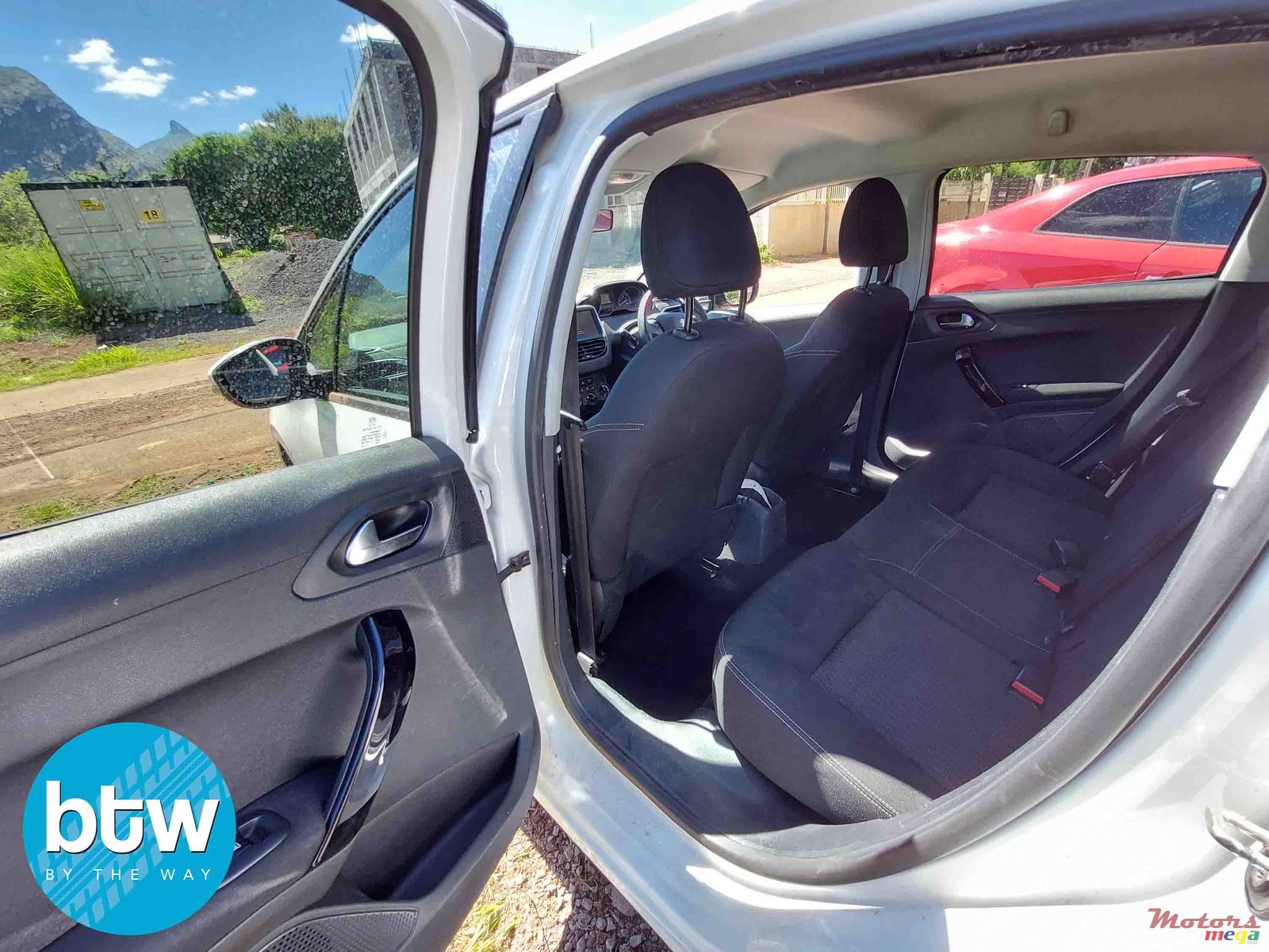 2016' Peugeot 208 photo #5