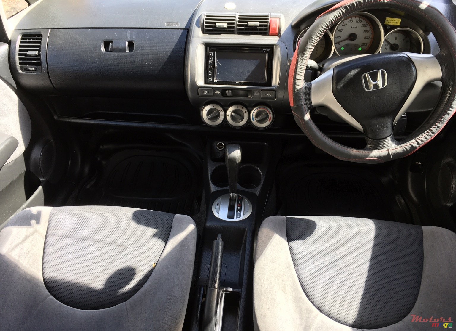 2006' Honda Fit photo #3