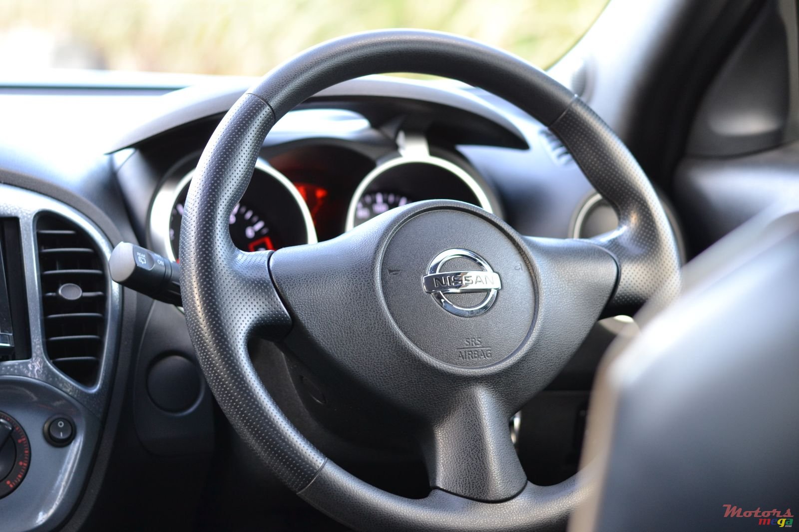 2012' Nissan Juke photo #3