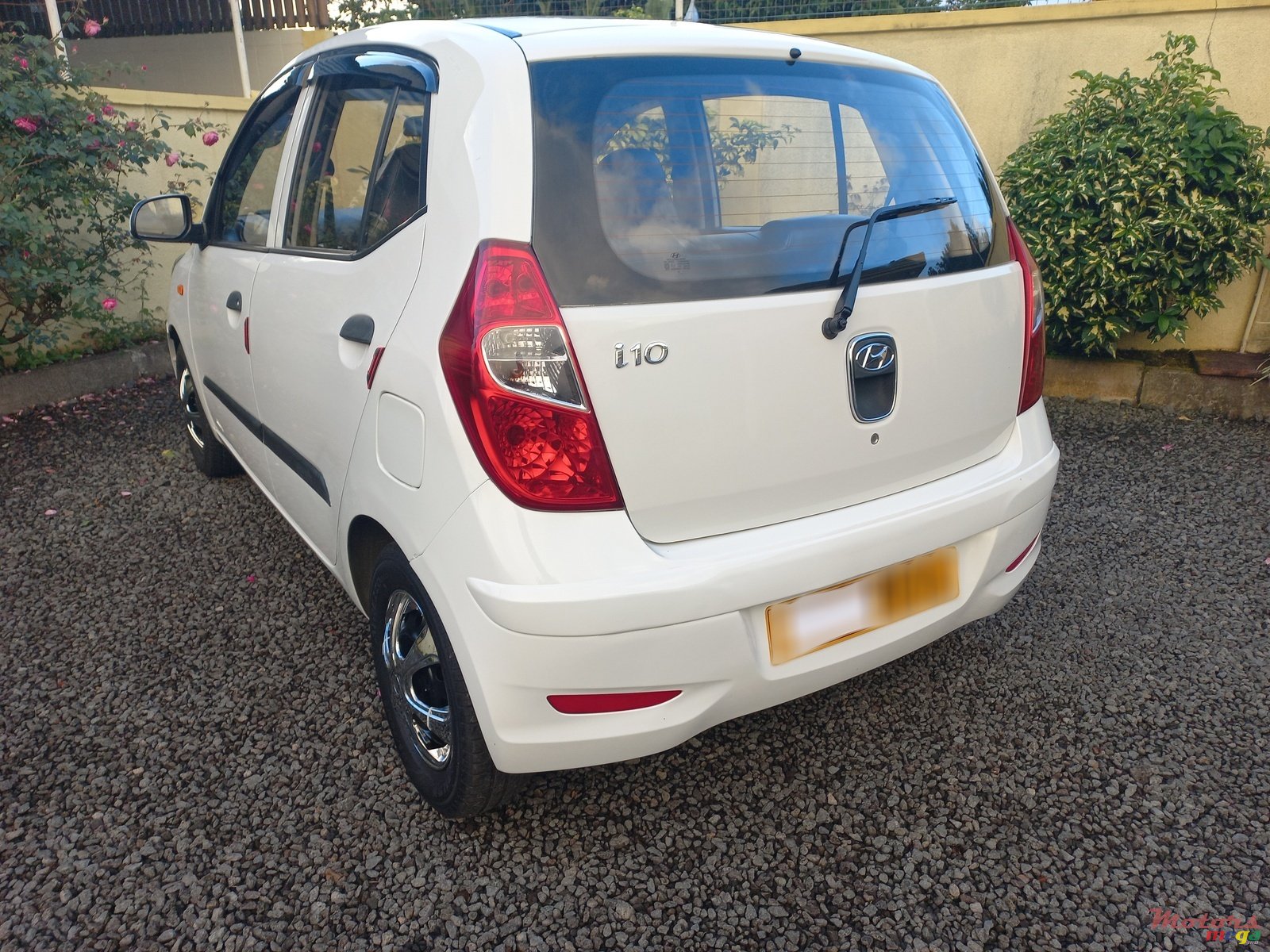 2014' Hyundai i10 MANUAL photo #2