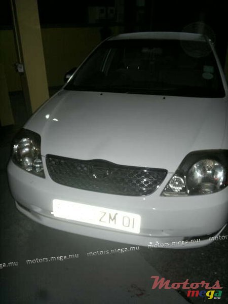 2001' Toyota NZE 121 photo #2