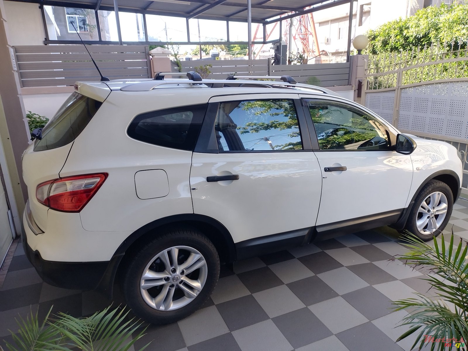 2012' Nissan Qashqai+2 photo #3