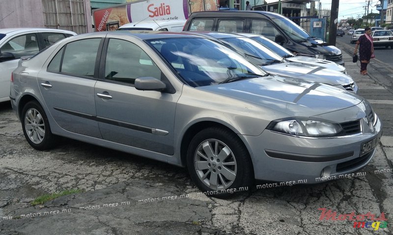 2006' Renault Laguna photo #2