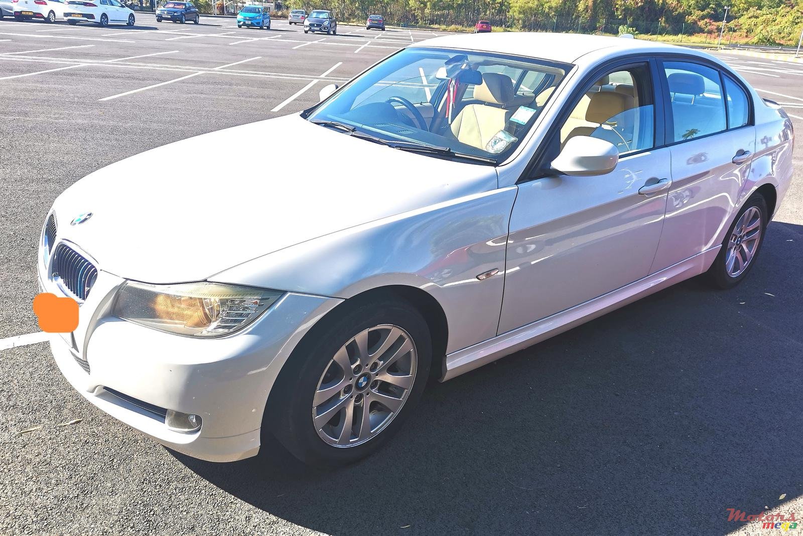 2010' BMW 318 photo #6