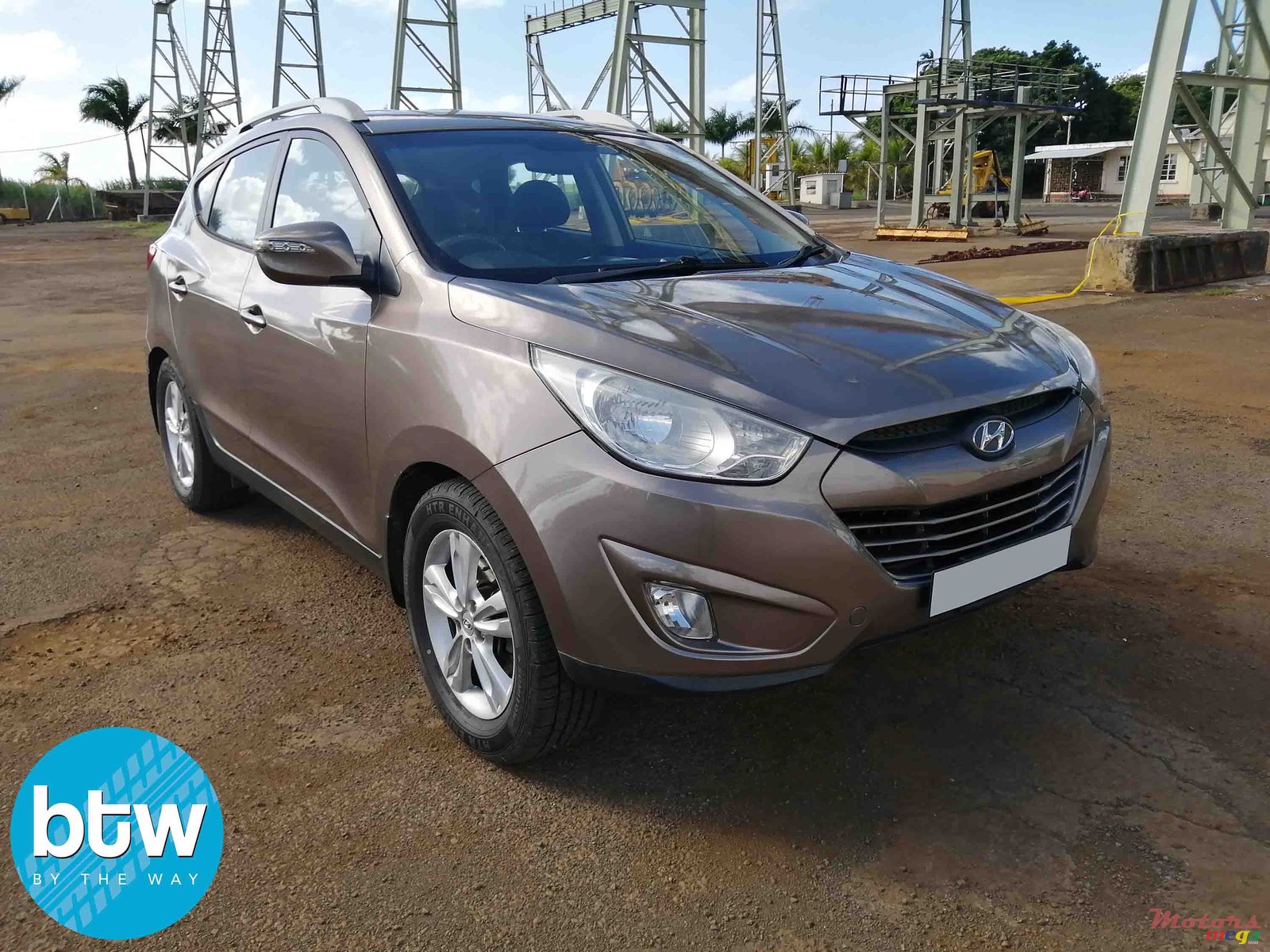 2011' Hyundai ix35 photo #1