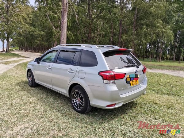 2016' Toyota Fielder photo #2