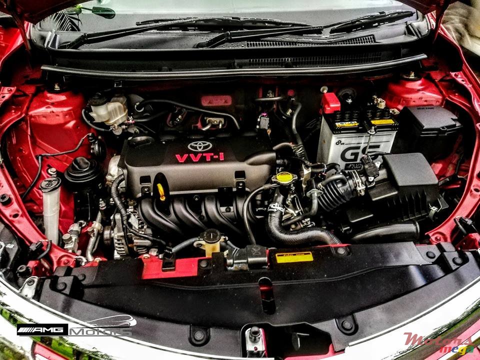 2013' Toyota Yaris 1.3 photo #7