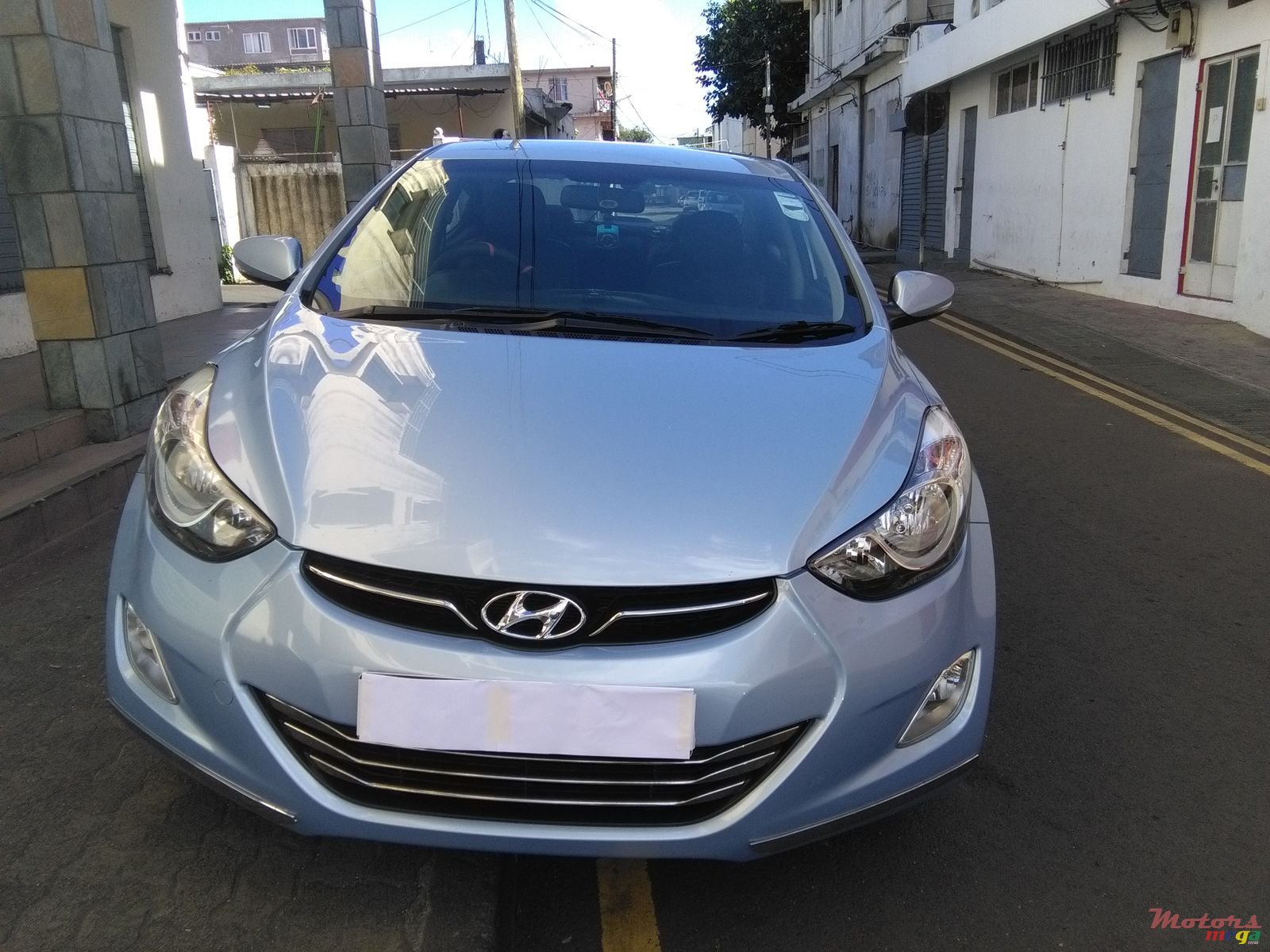 2013' Hyundai Elantra photo #2