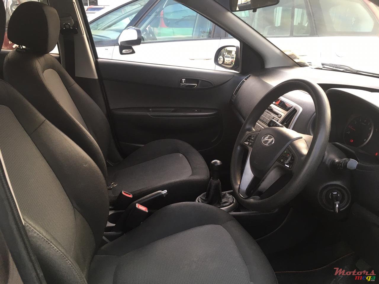 2013' Hyundai i20 photo #6