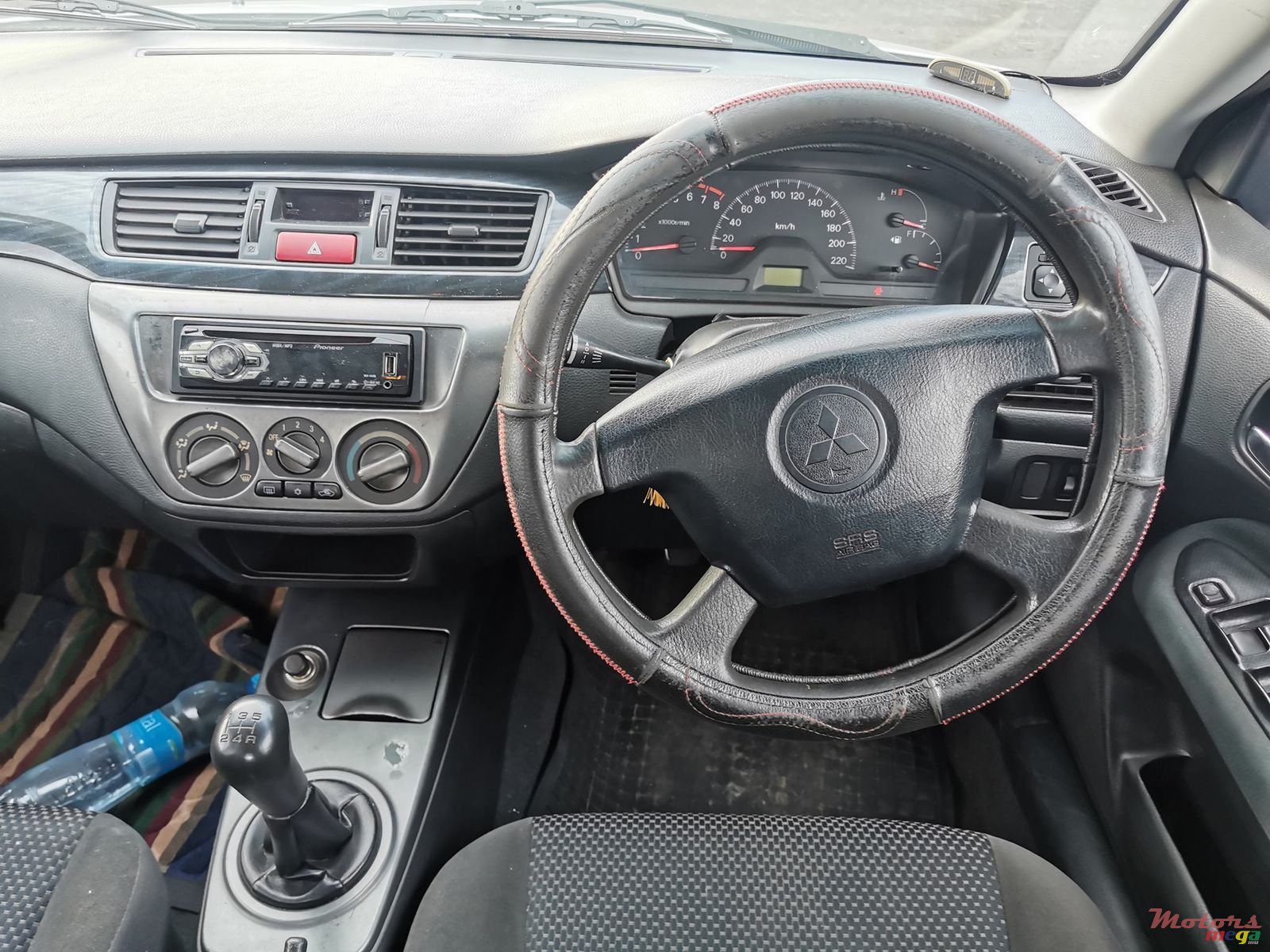 2005' Mitsubishi Lancer GLX 1.6 photo #6