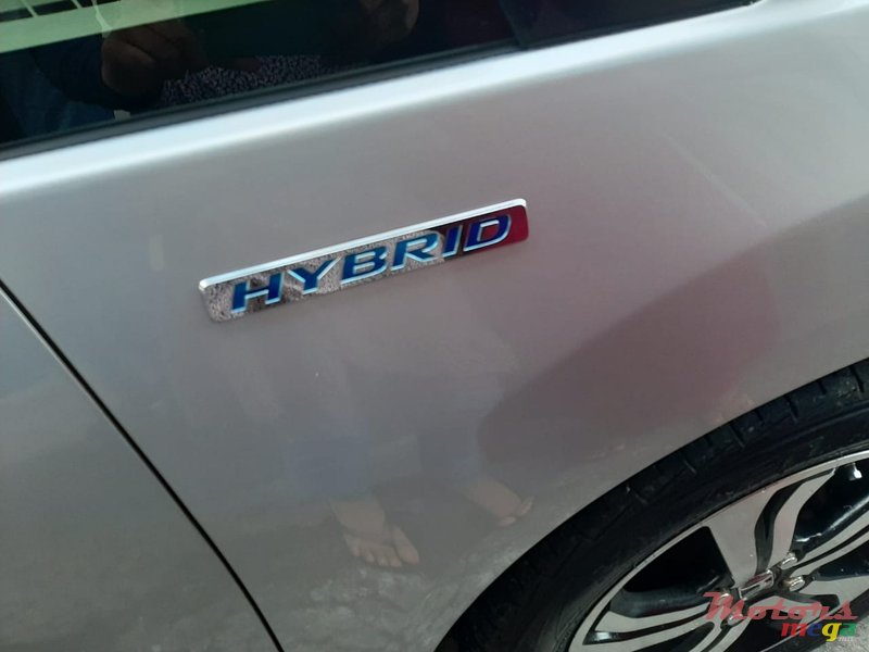 2013' Honda Fit Hybrid photo #7