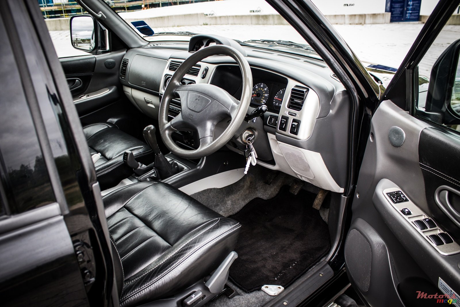 2005' Mitsubishi Pajero Sport full option TurboDiesel Warior photo #5