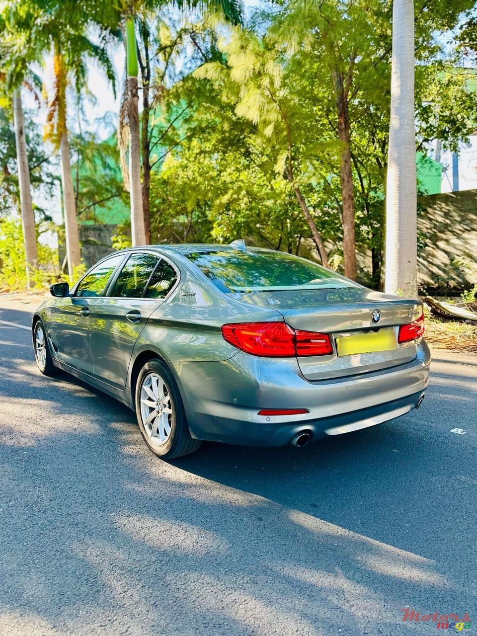 2019' BMW 530 photo #5