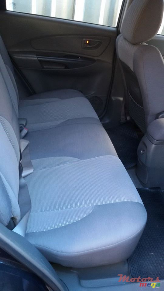 2007' Hyundai Tucson SUV photo #5