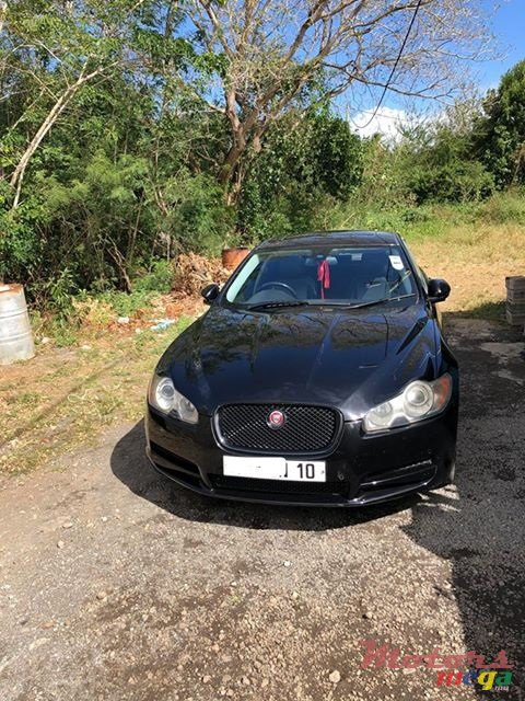 2010' Jaguar XF photo #7