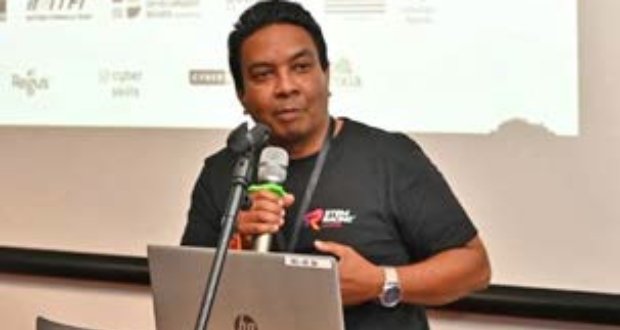 François Mark, «In Country Coordinator» de STEM Racing Mauritius