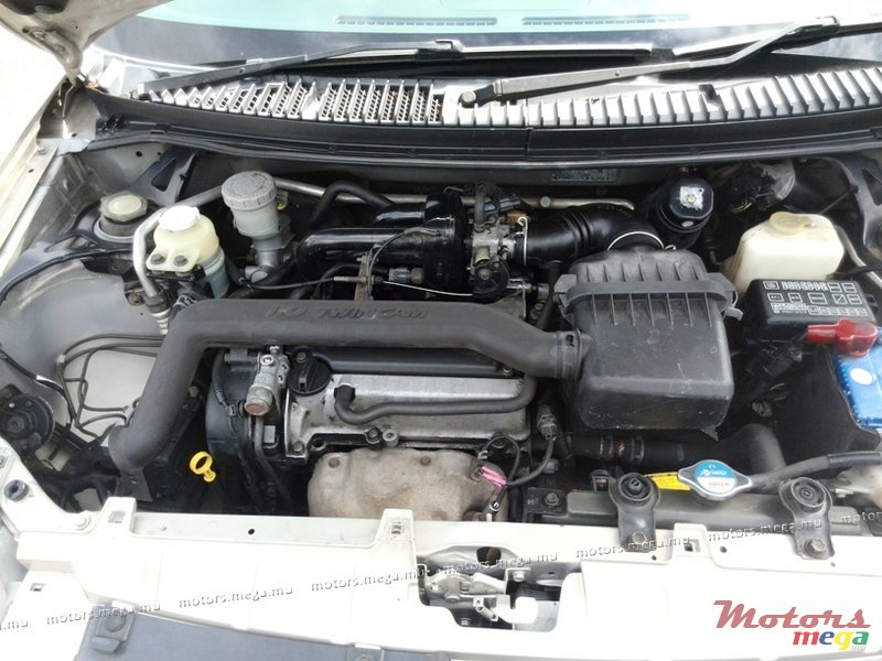 2002' Toyota Duet photo #5