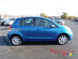2009' Toyota Vitz photo #1