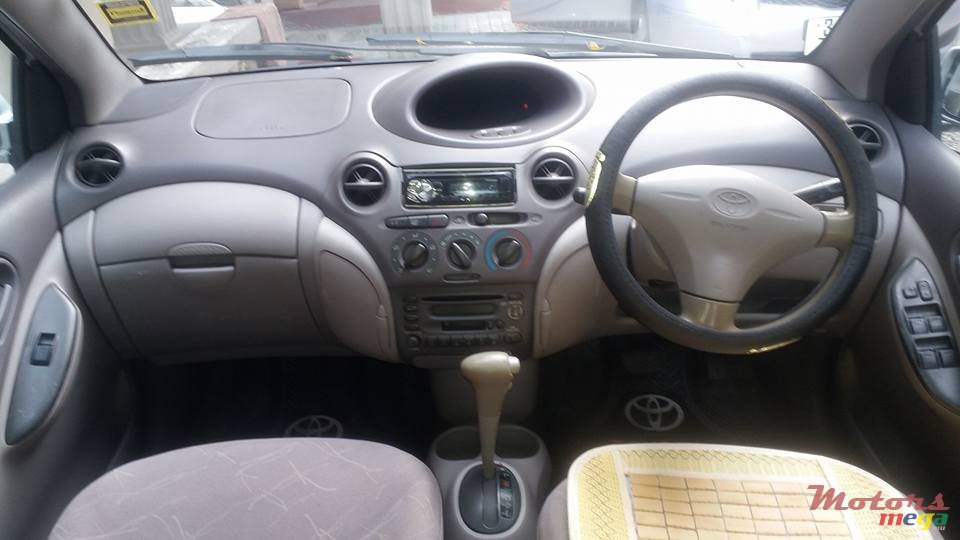 1999' Toyota Platz photo #5