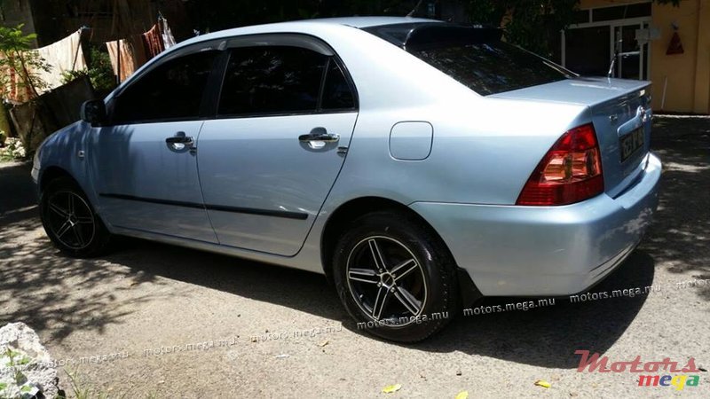 2005' Toyota Corolla photo #2