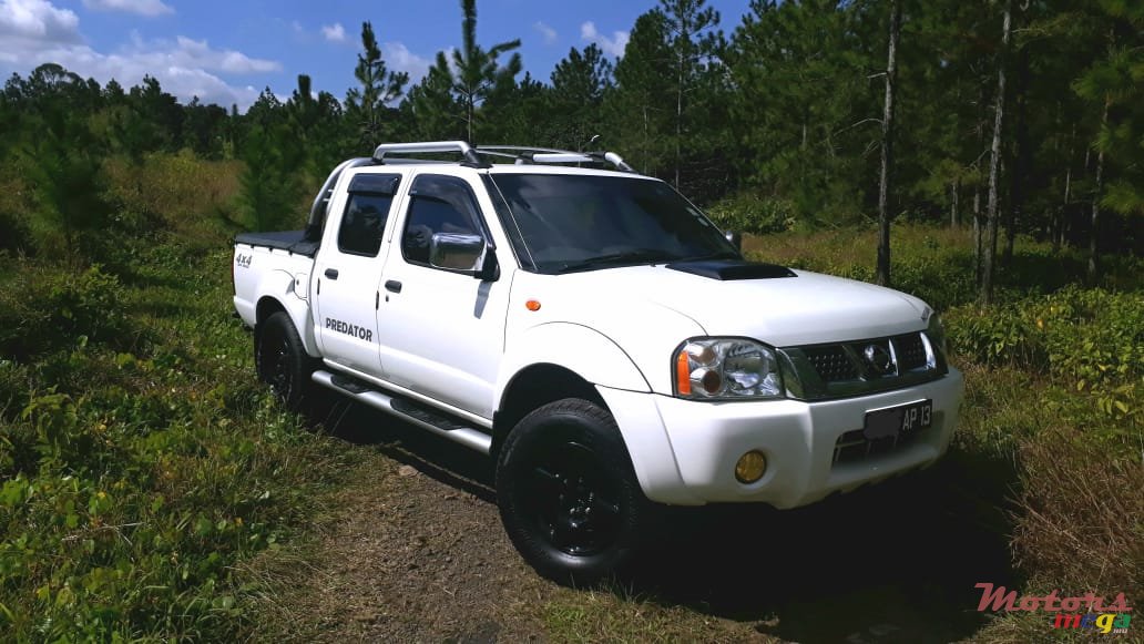 2013' Nissan NP300 Hardbody photo #2