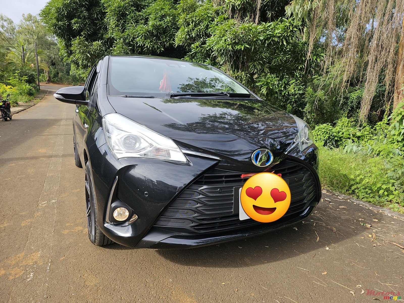 2019' Toyota Vitz Hybrid photo #2