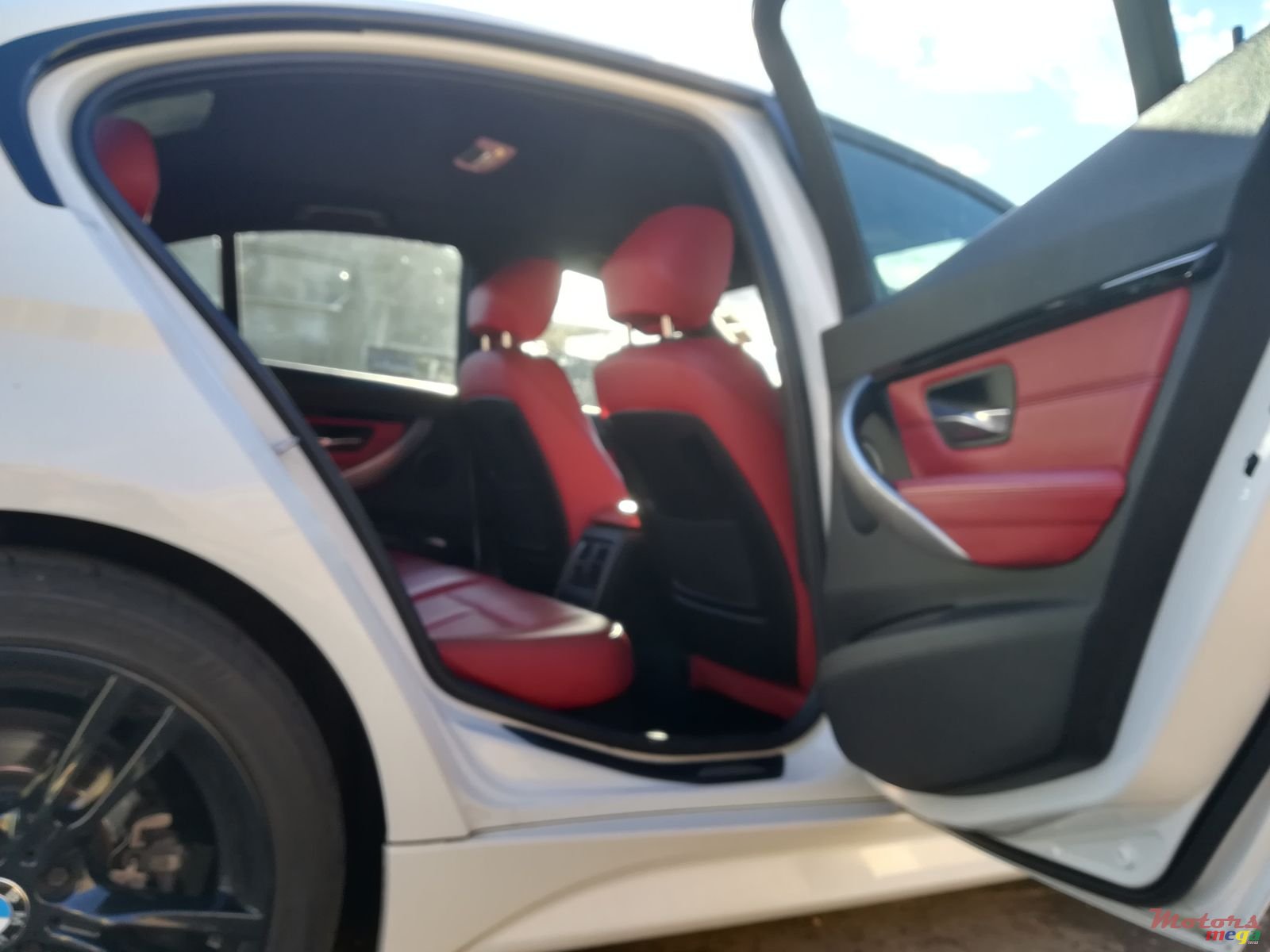 2015' BMW 3 Series photo #7