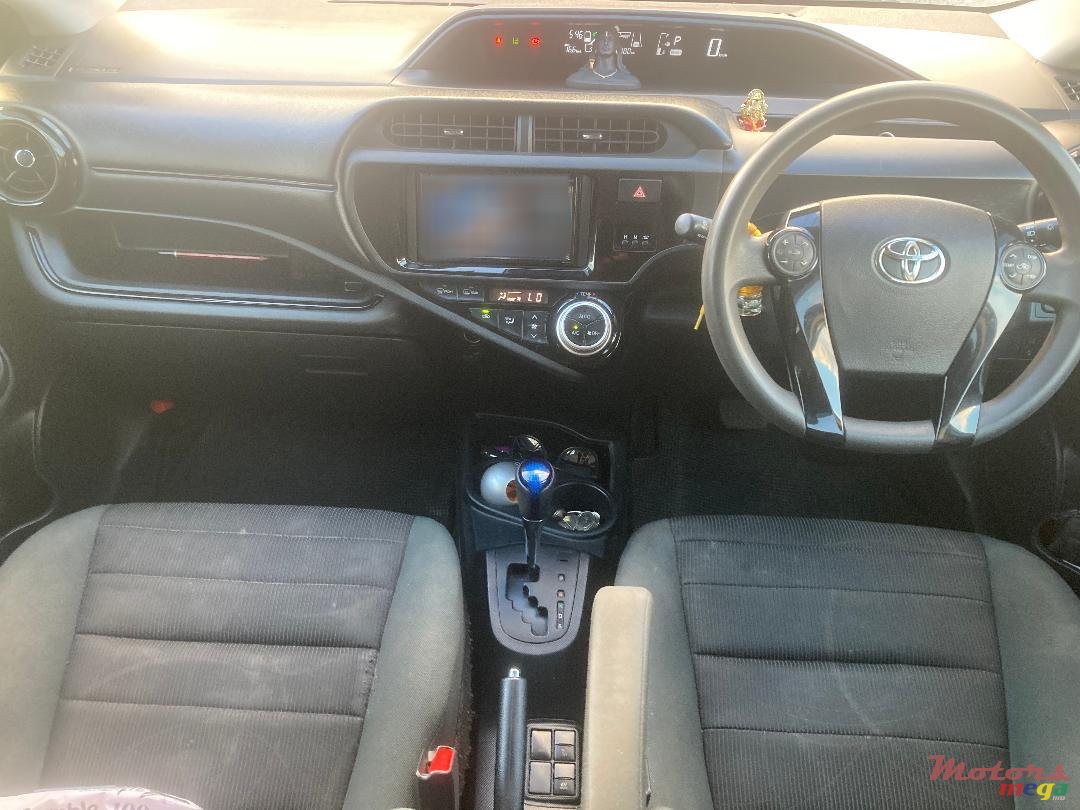 2017' Toyota Aqua photo #5
