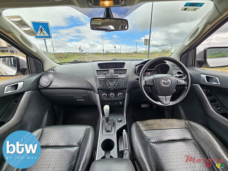 2019' Mazda BT-50 photo #7