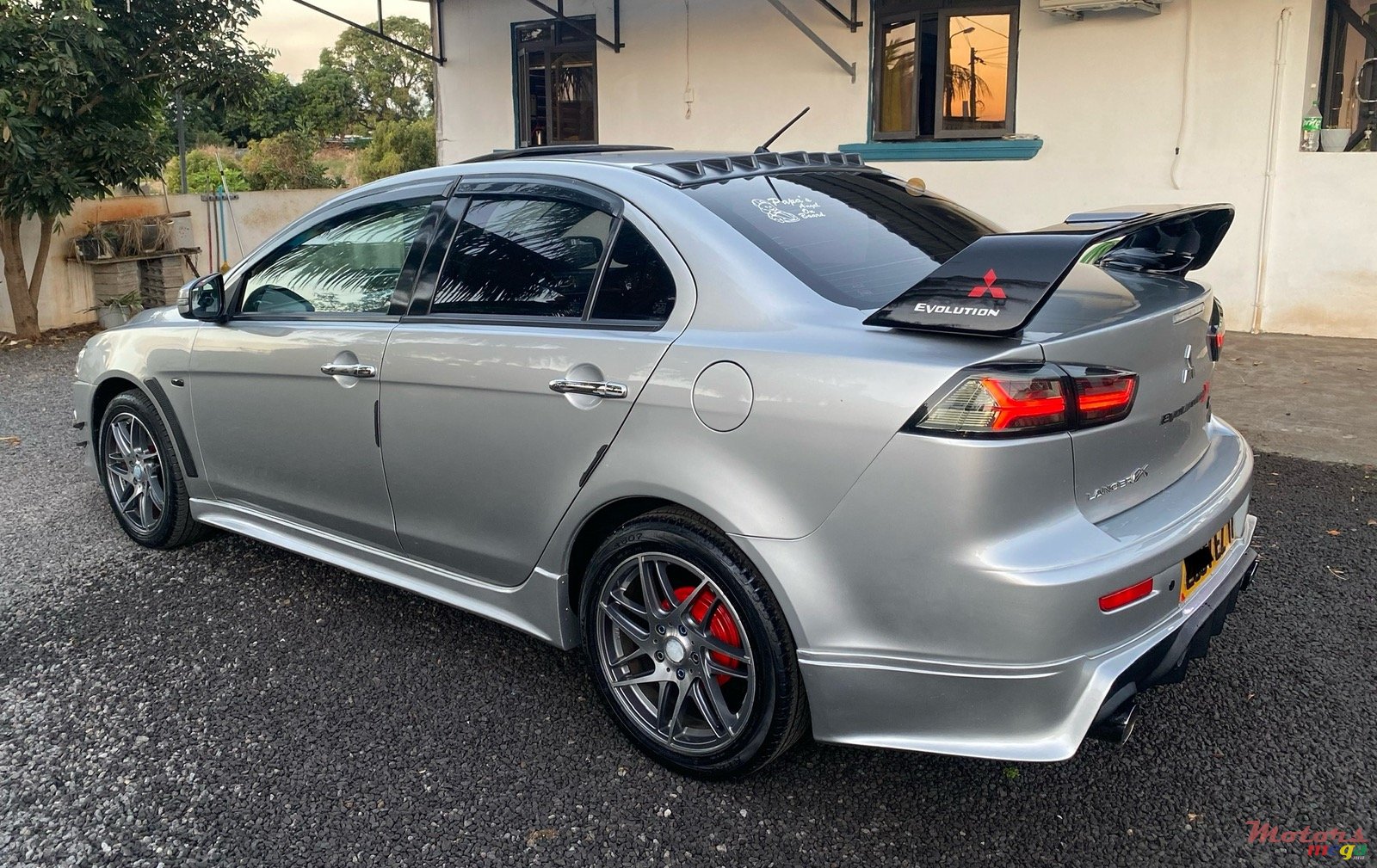 2017' Mitsubishi Lancer Ex photo #6