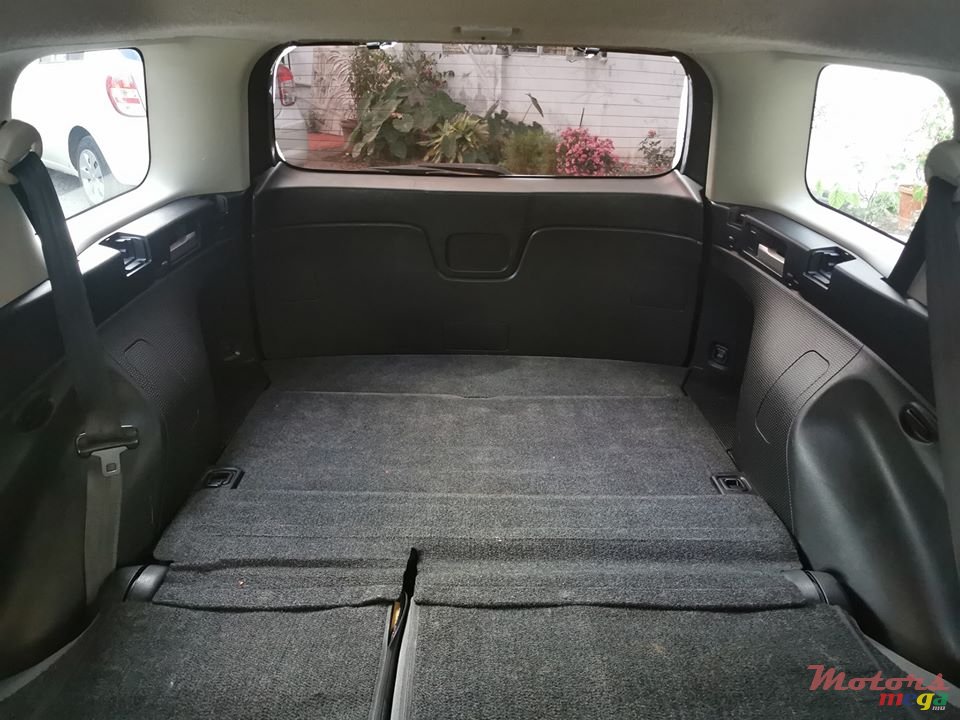 2012' Nissan Wingroad photo #7