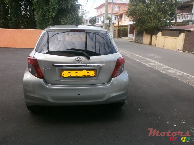 2011' Toyota Vitz local photo #3