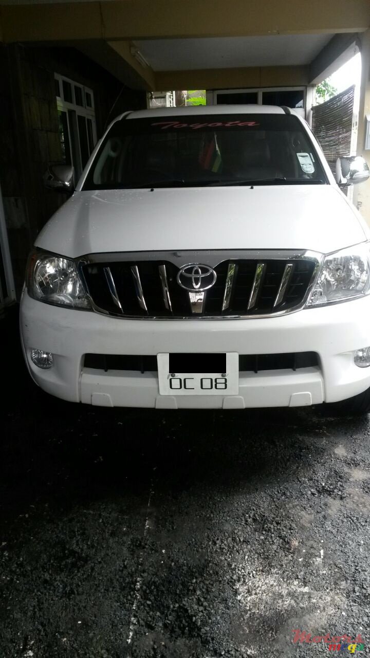 2008' Toyota Hilux photo #1