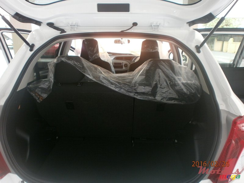 2012' Toyota Vitz photo #4