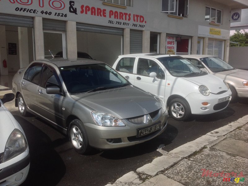 2004' Mitsubishi Lancer photo #1