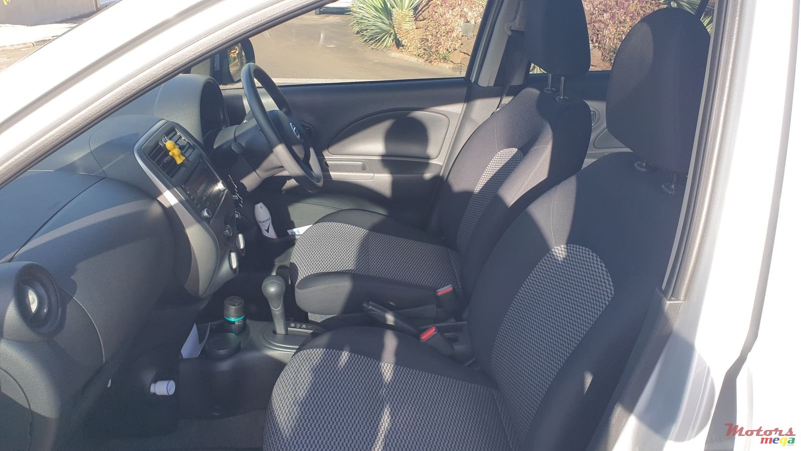 2017' Nissan March photo #5