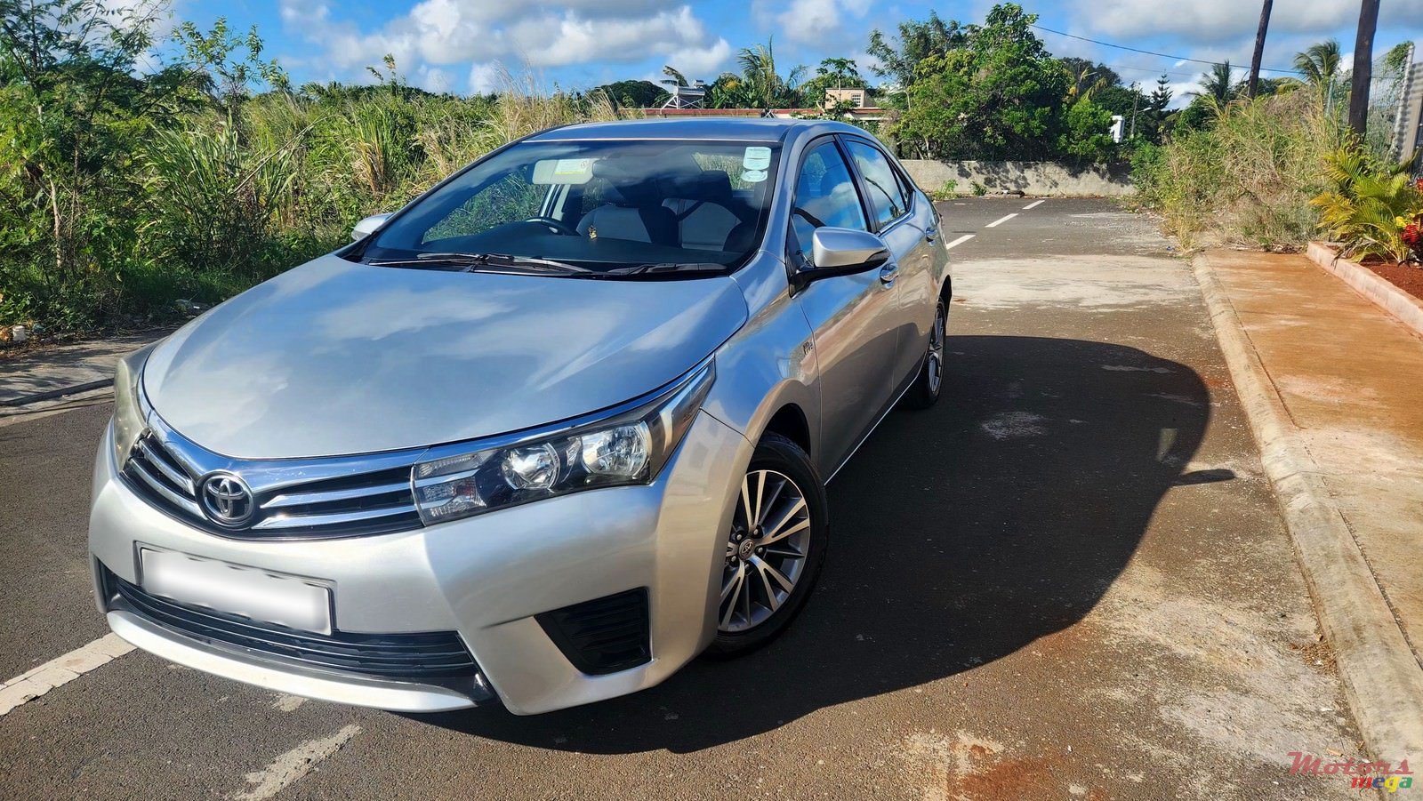 2016' Toyota Corolla photo #2