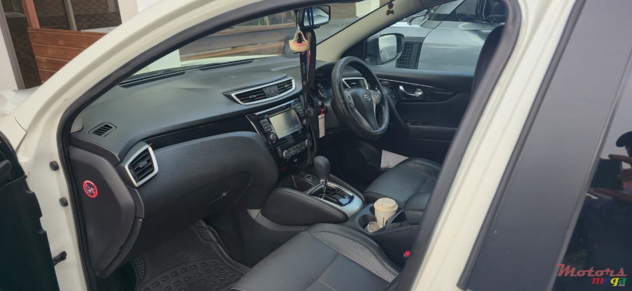 2015' Nissan Qashqai photo #4