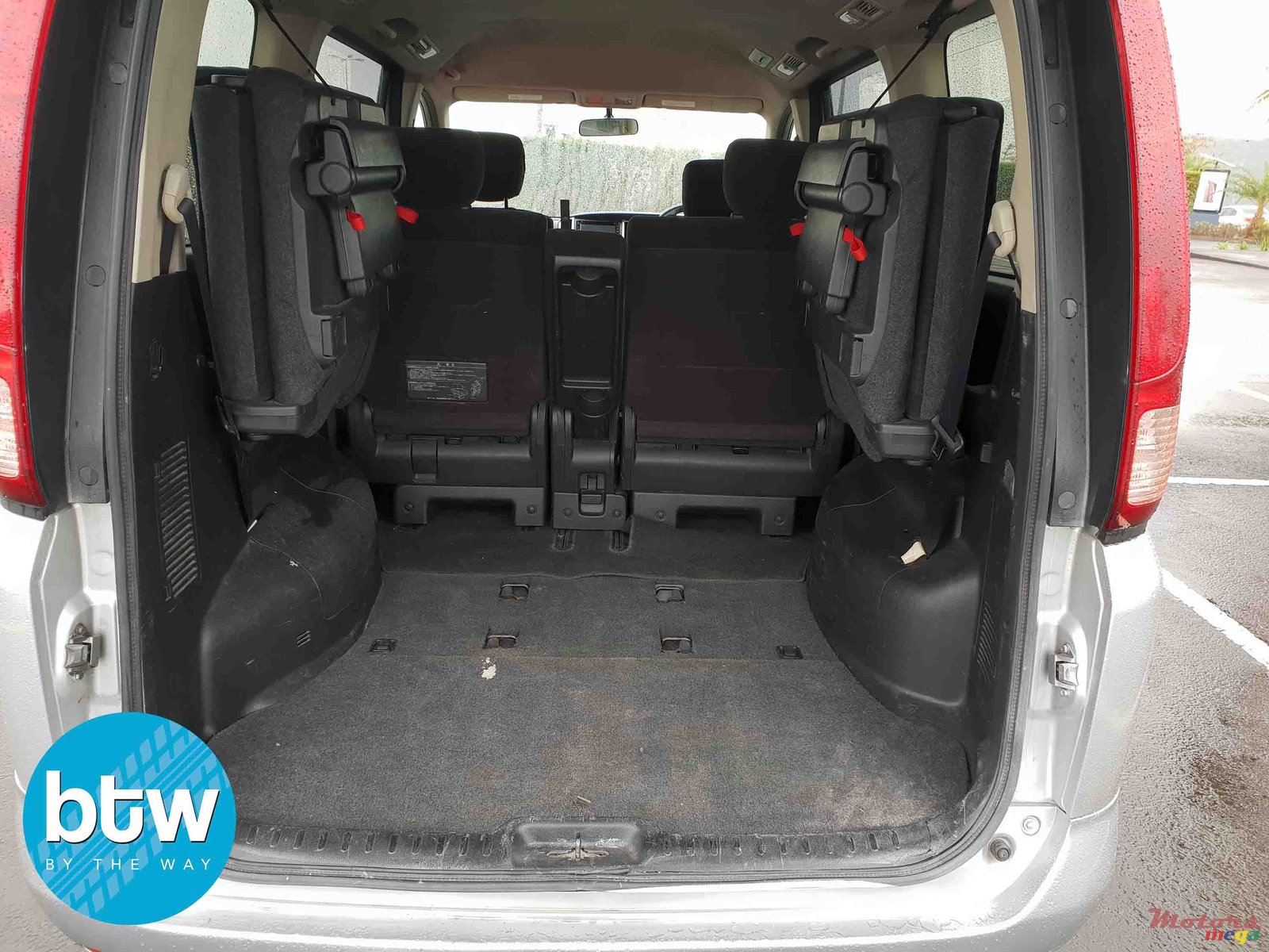 2010' Nissan Serena photo #7