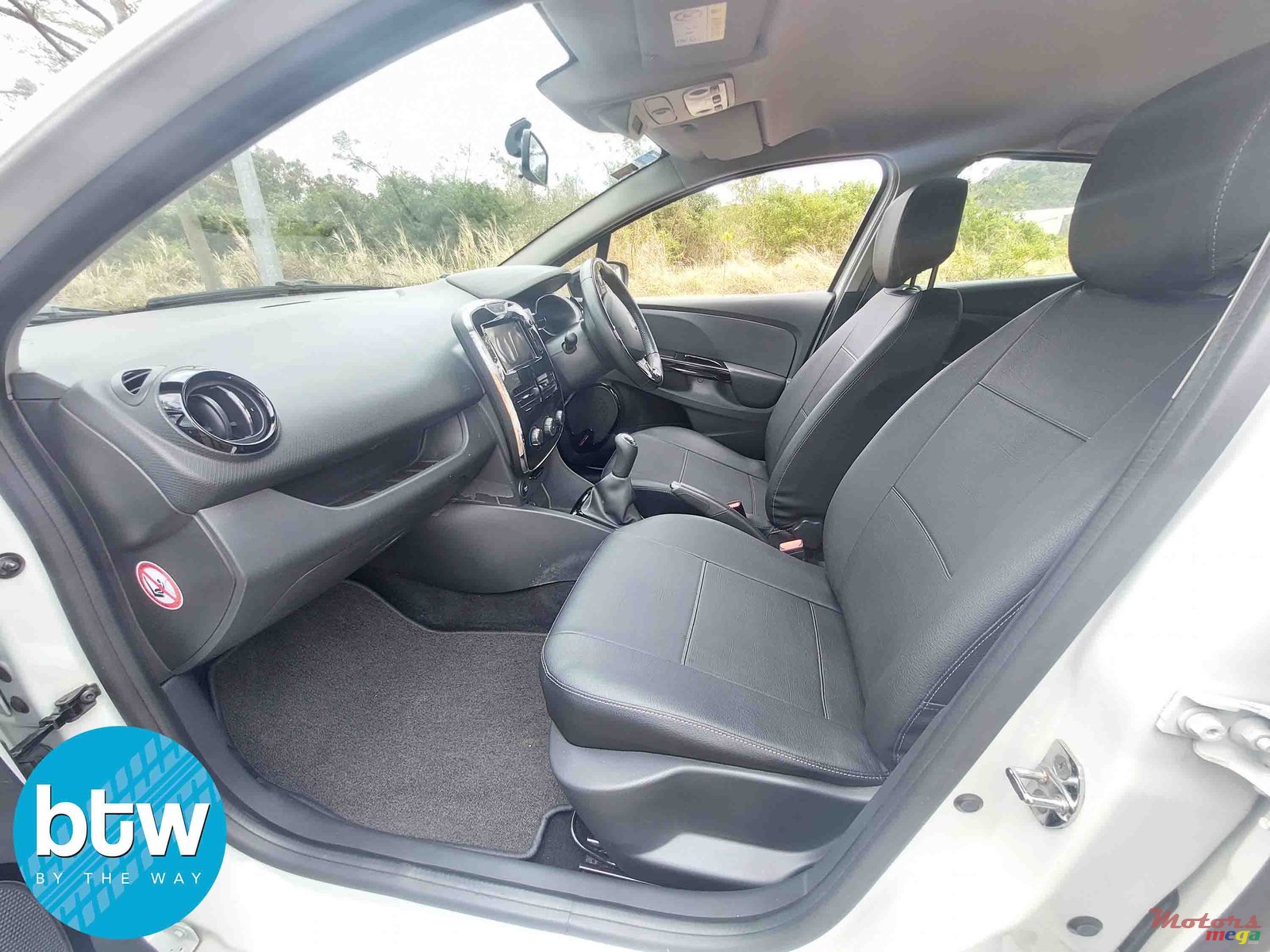 2015' Renault Clio photo #4