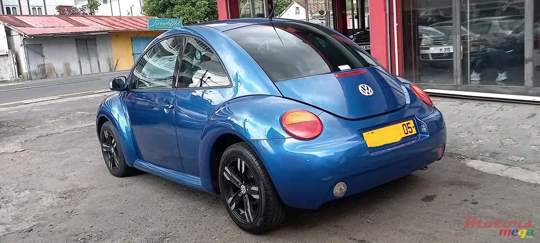 2005' Volkswagen Beetle photo #4