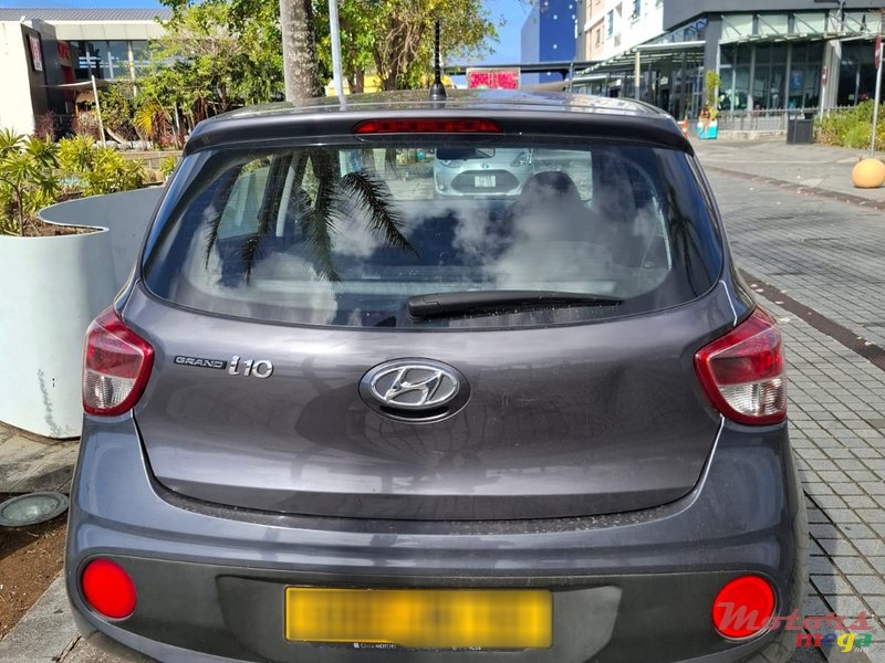 2018' Hyundai i10 photo #2