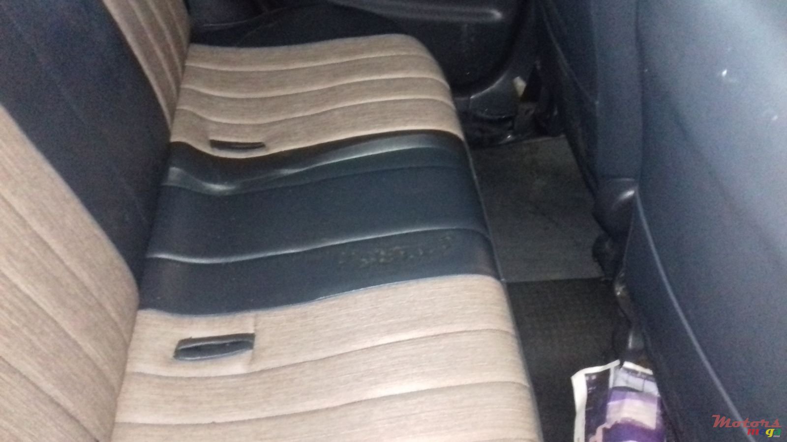 1999' Toyota Vitz photo #2