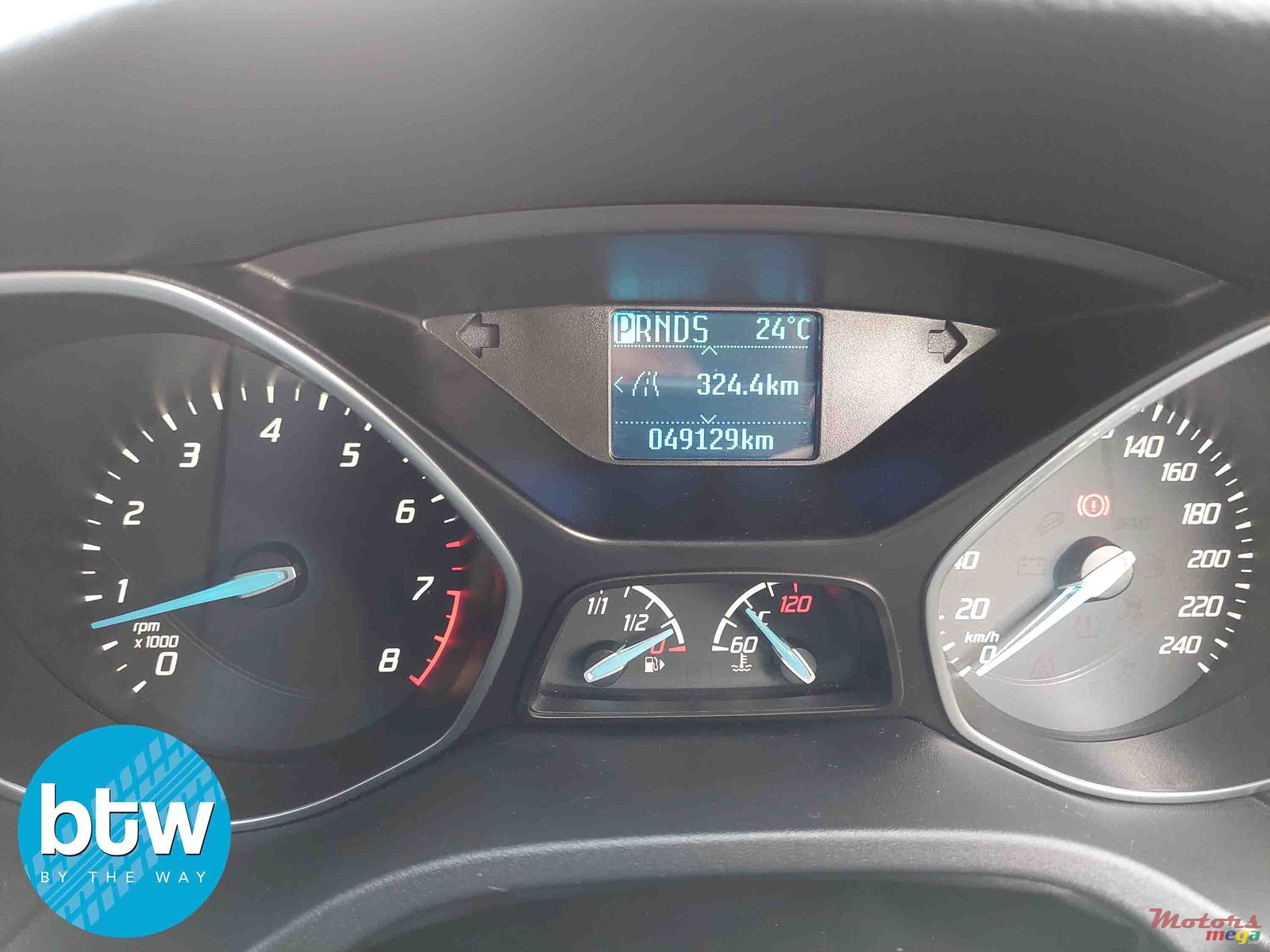 2014' Ford Focus photo #7