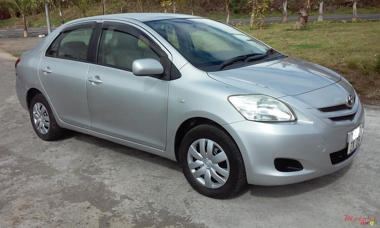 2008' Toyota BELTA 1300cc photo #3