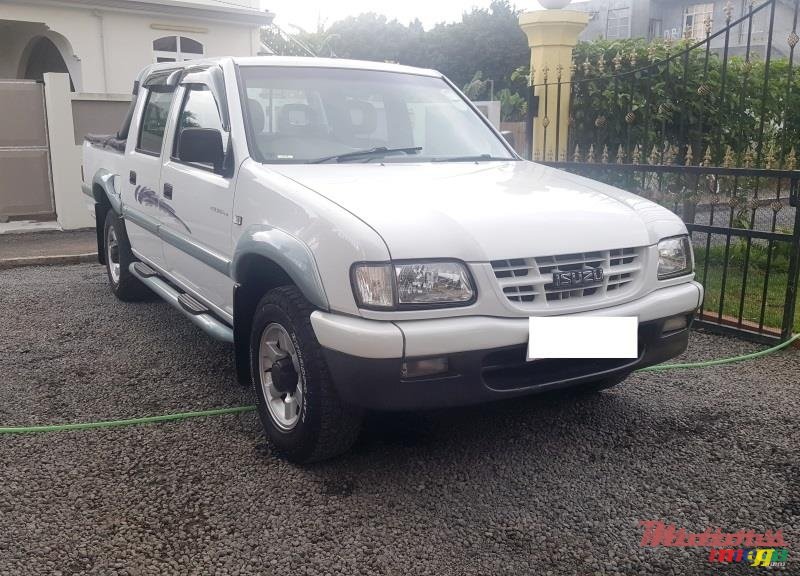 2004' Isuzu photo #1