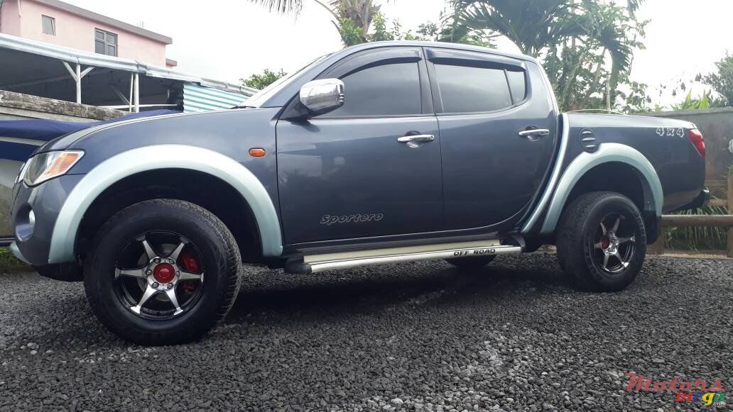 2008' Mitsubishi L 200 SPORTERO 4X4 photo #2